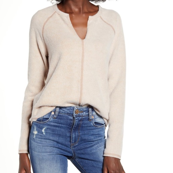 Socialite Tops - SOCIALITE Split Neck Raglan Top s